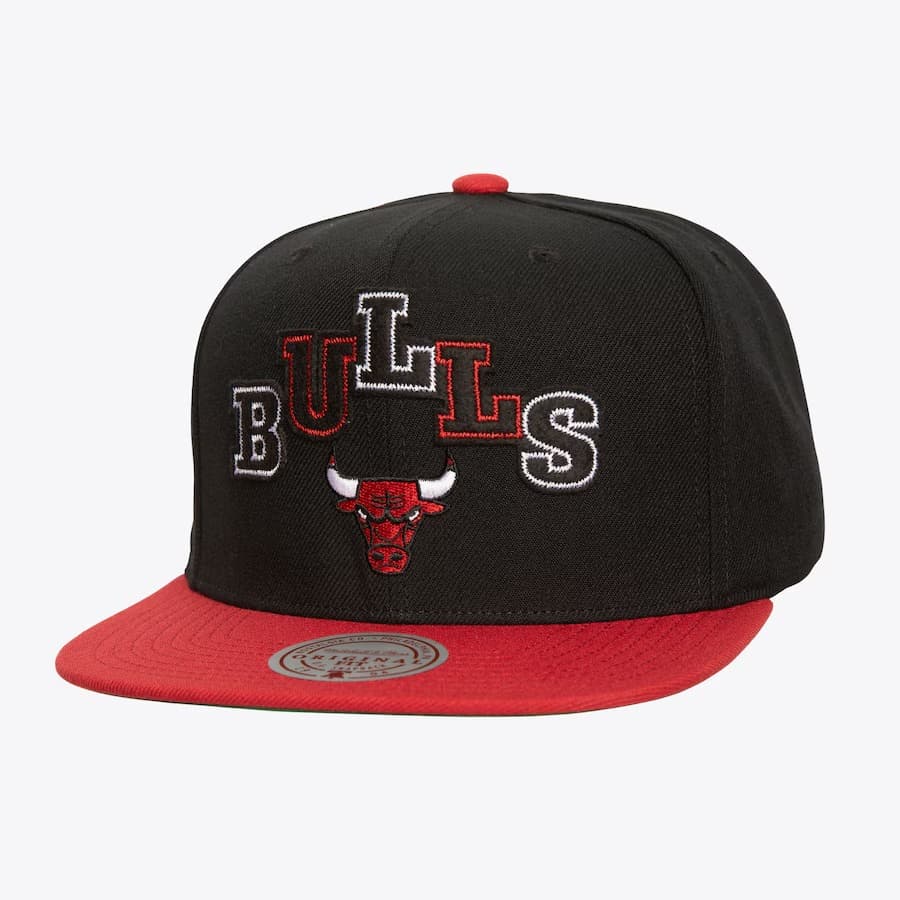 bejsbolka-mitchell-ness-black-chicago-bulls-uprise-snapback-hat