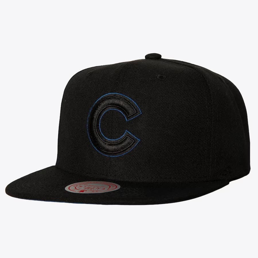 bejsbolka-mitchell-ness-black-chicago-cubs-tc-bottoms-snapback-hat