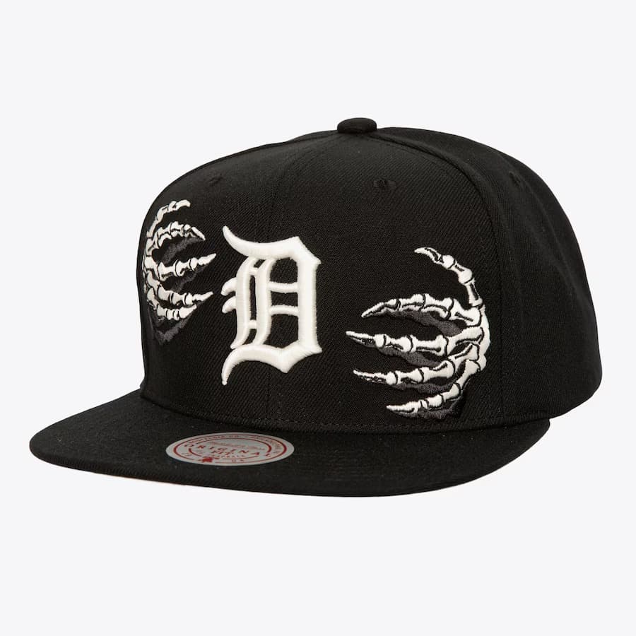 bejsbolka-mitchell-ness-black-detroit-tigers-snapback-hat