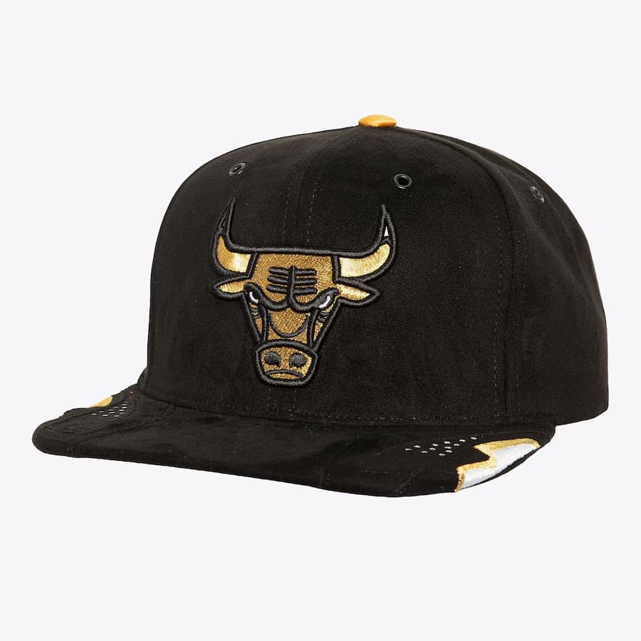 bejsbolka-mitchell-ness-black-gold-chicago-bulls-day-4-snapback-hat