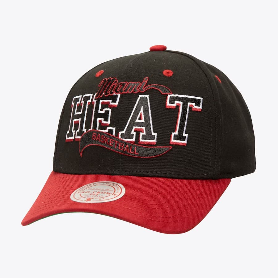 bejsbolka-mitchell-ness-black-miami-heat-block-sweep-pro-adjustable-hat