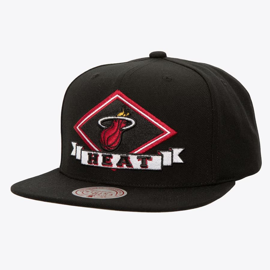 bejsbolka-mitchell-ness-black-miami-heat-diamonds-up-snapback-hat