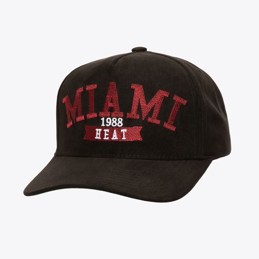 bejsbolka-mitchell-ness-black-miami-heat-suede-pro-adjustable-hat