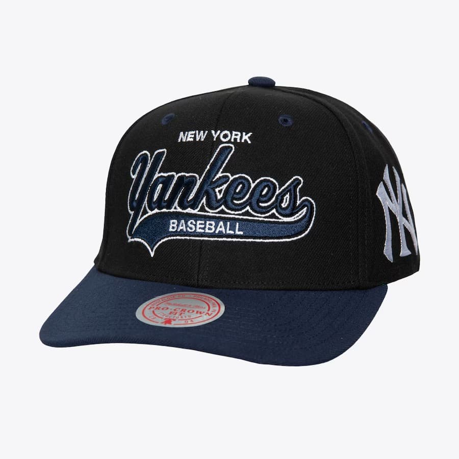 bejsbolka-mitchell-ness-black-new-york-yankees-tailsweep-2-0-pro-snapback-hat