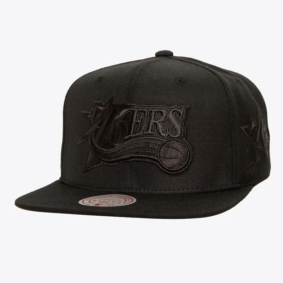 bejsbolka-mitchell-ness-black-philadelphia-76ers-pearl-snapback-hat