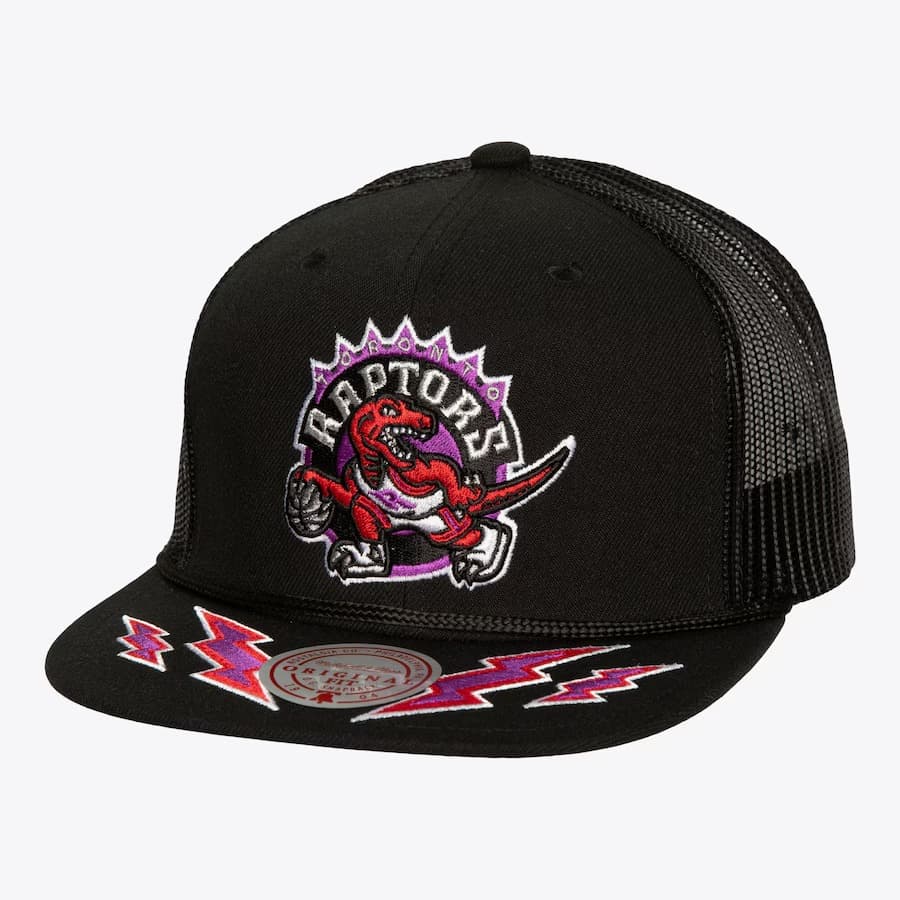 bejsbolka-mitchell-ness-black-toronto-raptors-hardwood-classics-recharge-trucker-snapback-hat