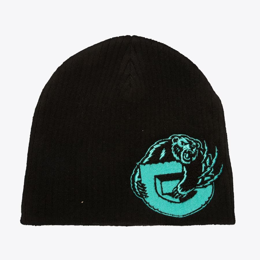 shapka-mitchell-ness-black-vancouver-grizzlies-hardwood-classics-varsity-patch-knit-beanie