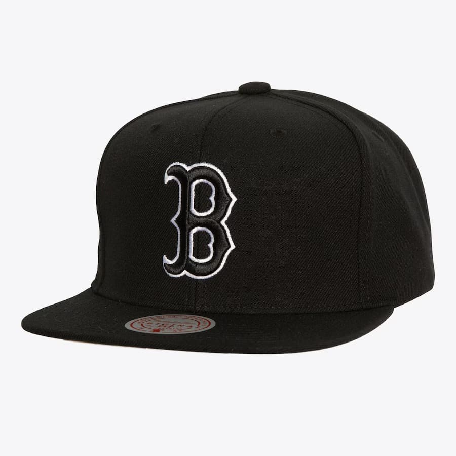 bejsbolka-mitchell-ness-black-white-boston-red-sox-evergreen-og-snapback-hat