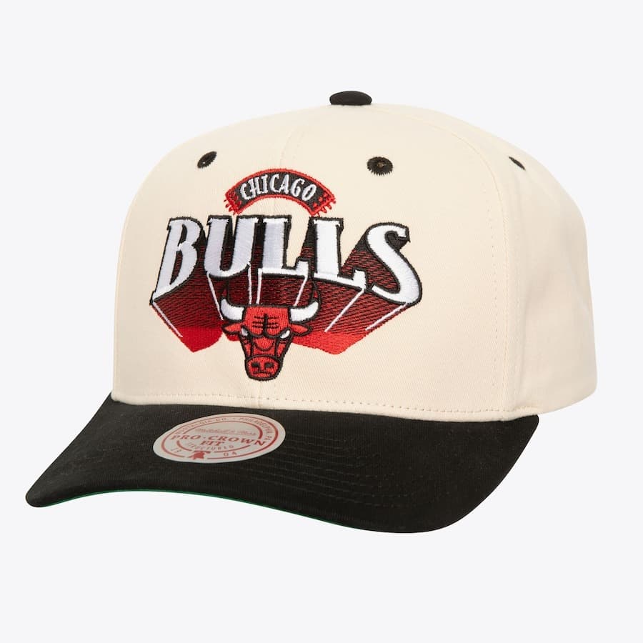 bejsbolka-mitchell-ness-cream-chicago-bulls-horizon-pro-crown-snapback-hat