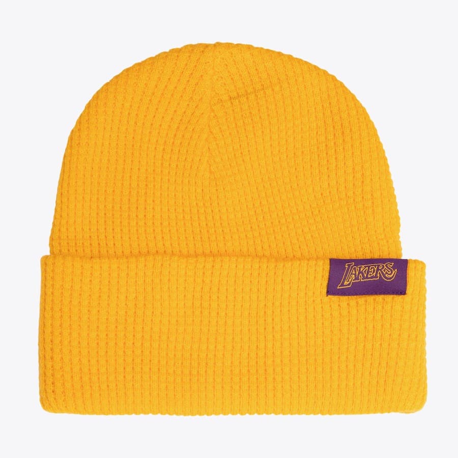 shapka-mitchell-ness-gold-los-angeles-lakers-hardwood-classics-leggo-my-waffle-cuffed-knit-hat