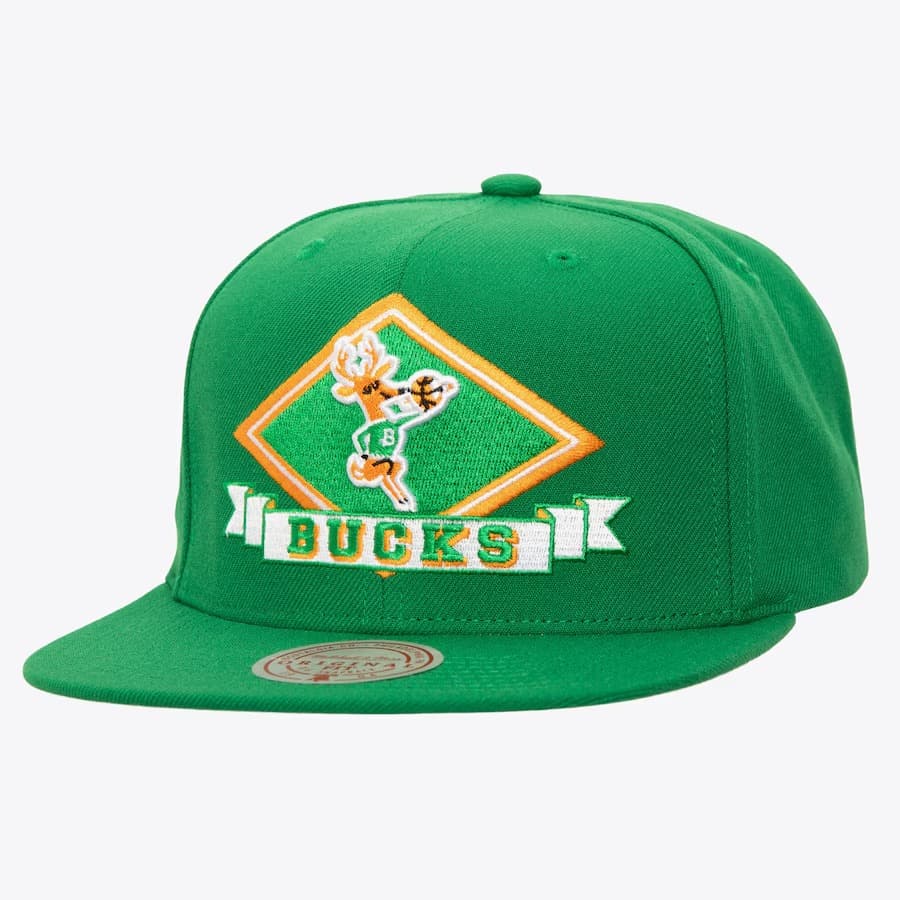 bejsbolka-mitchell-ness-green-milwaukee-bucks-diamonds-up-snapback-hat