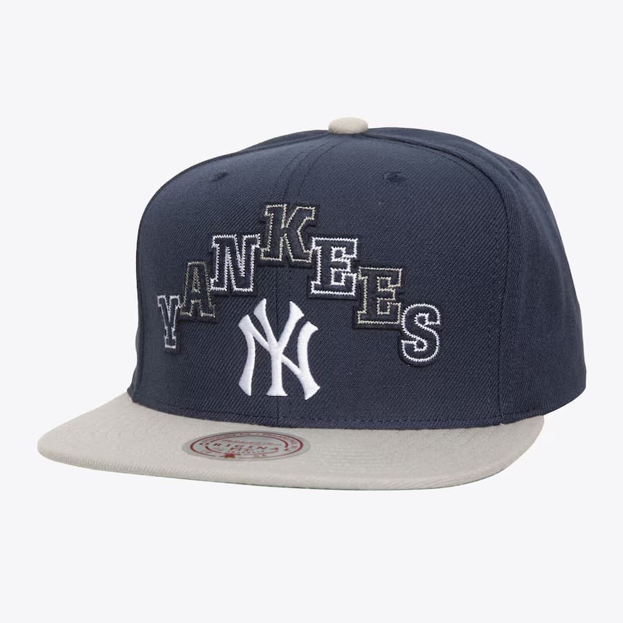 bejsbolka-mitchell-ness-navy-new-york-yankees-uprise-snapback-hat