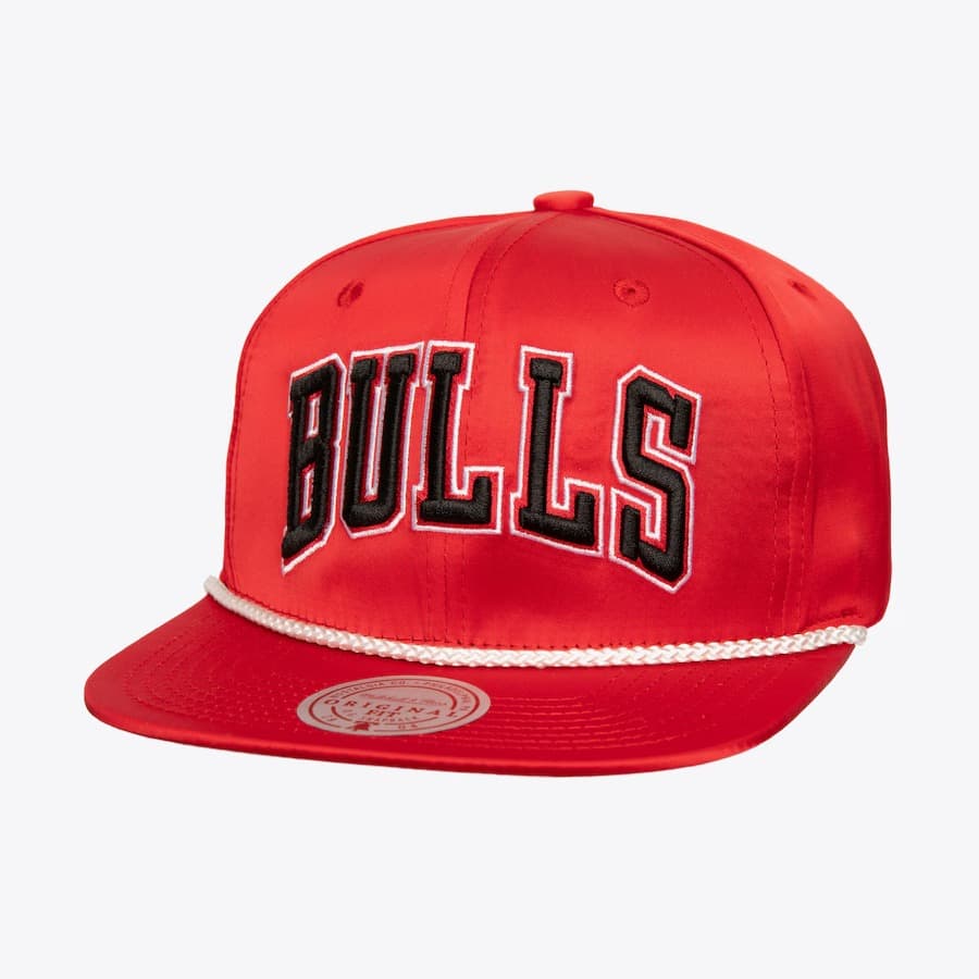 bejsbolka-mitchell-ness-red-chicago-bulls-satin-dreams-og-snapback-hat