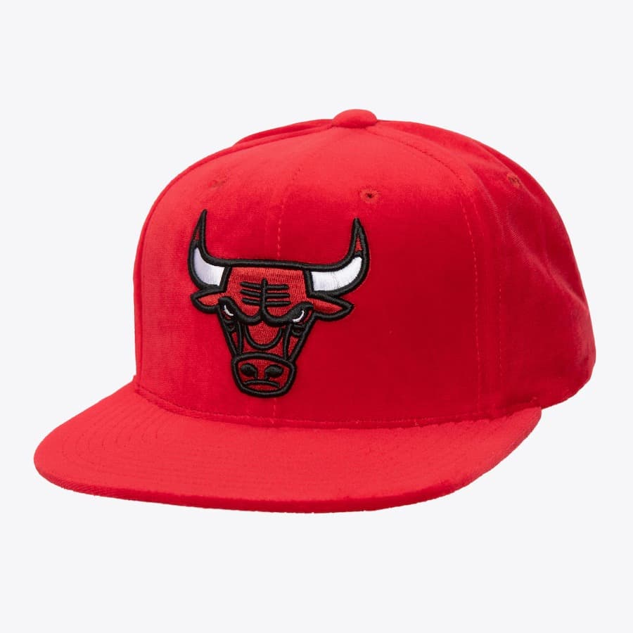 bejsbolka-mitchell-ness-red-chicago-bulls-velour-snapback-hat