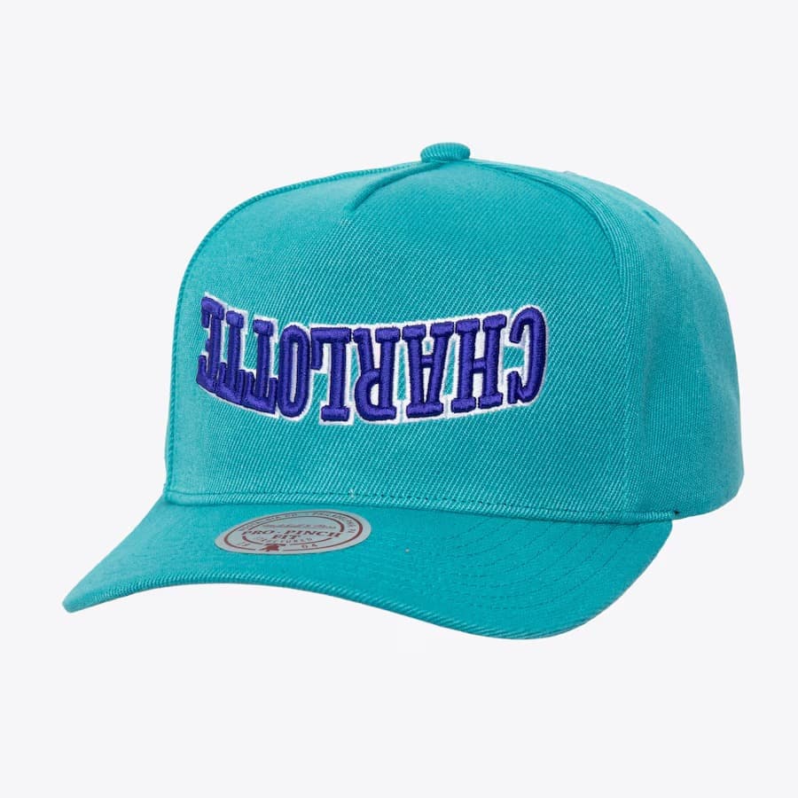 bejsbolka-mitchell-ness-teal-charlotte-hornets-hardwood-classics-upside-pro-snapback-hat