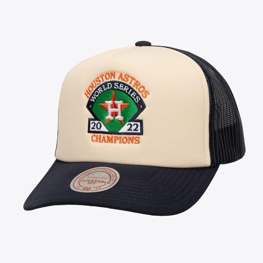 bejsbolka-mitchell-ness-white-houston-astros-bases-loaded-trucker-snapback-hat