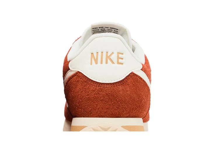 Кроссовки Nike Cortez SE 'Dark Russet'