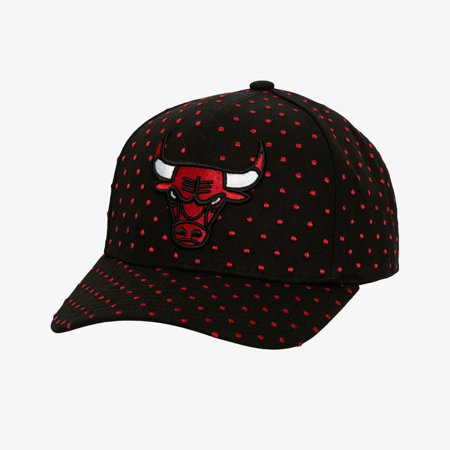 bejsbolka-mitchell-ness-black-chicago-bulls-polka-polka-pro-adjustable-hat