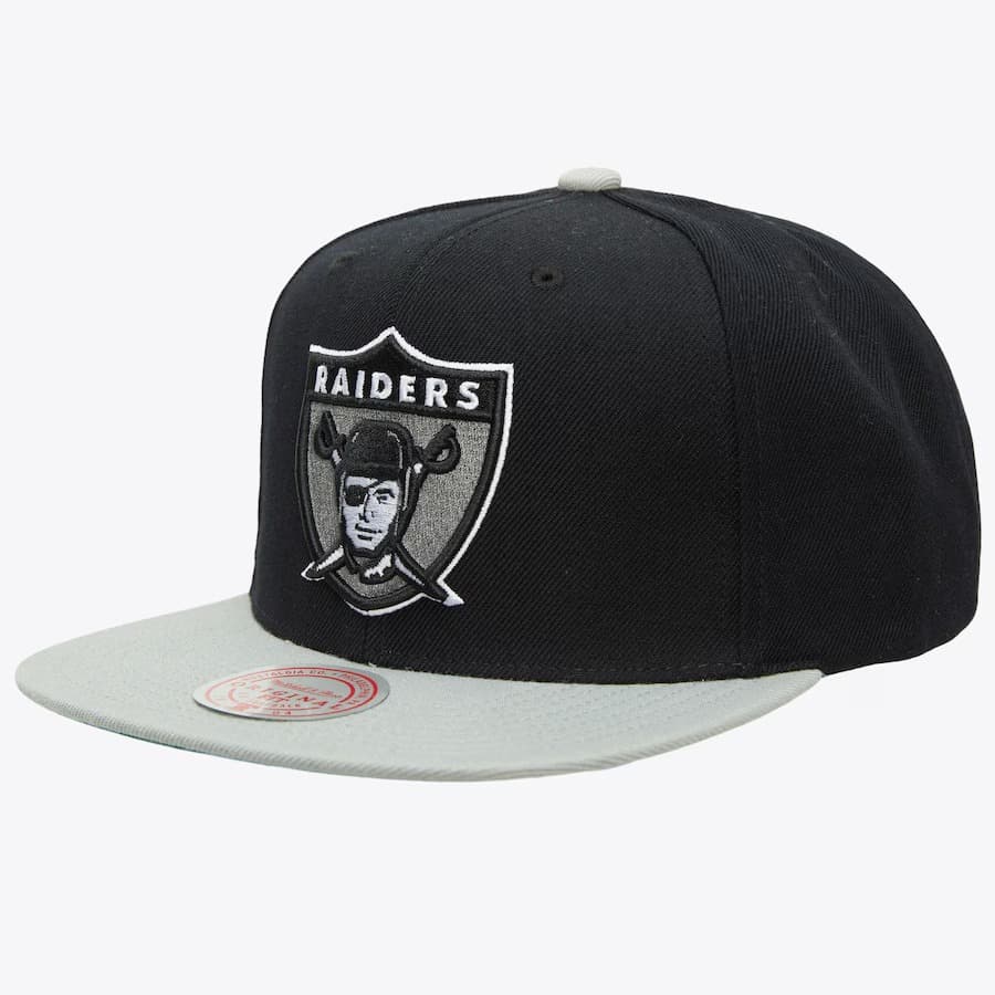 bejsbolka-mitchell-ness-black-gray-oakland-raiders-high-crown-structured-snapback-hat