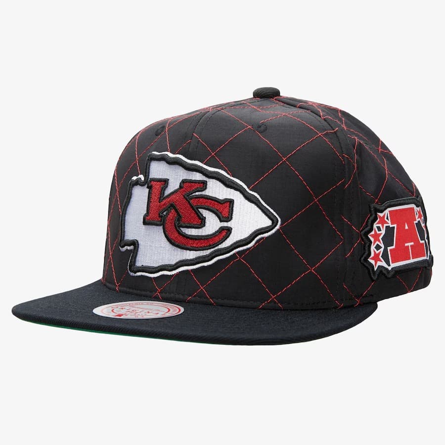 bejsbolka-mitchell-ness-black-kansas-city-chiefs-quilted-taslan-snapback-hat