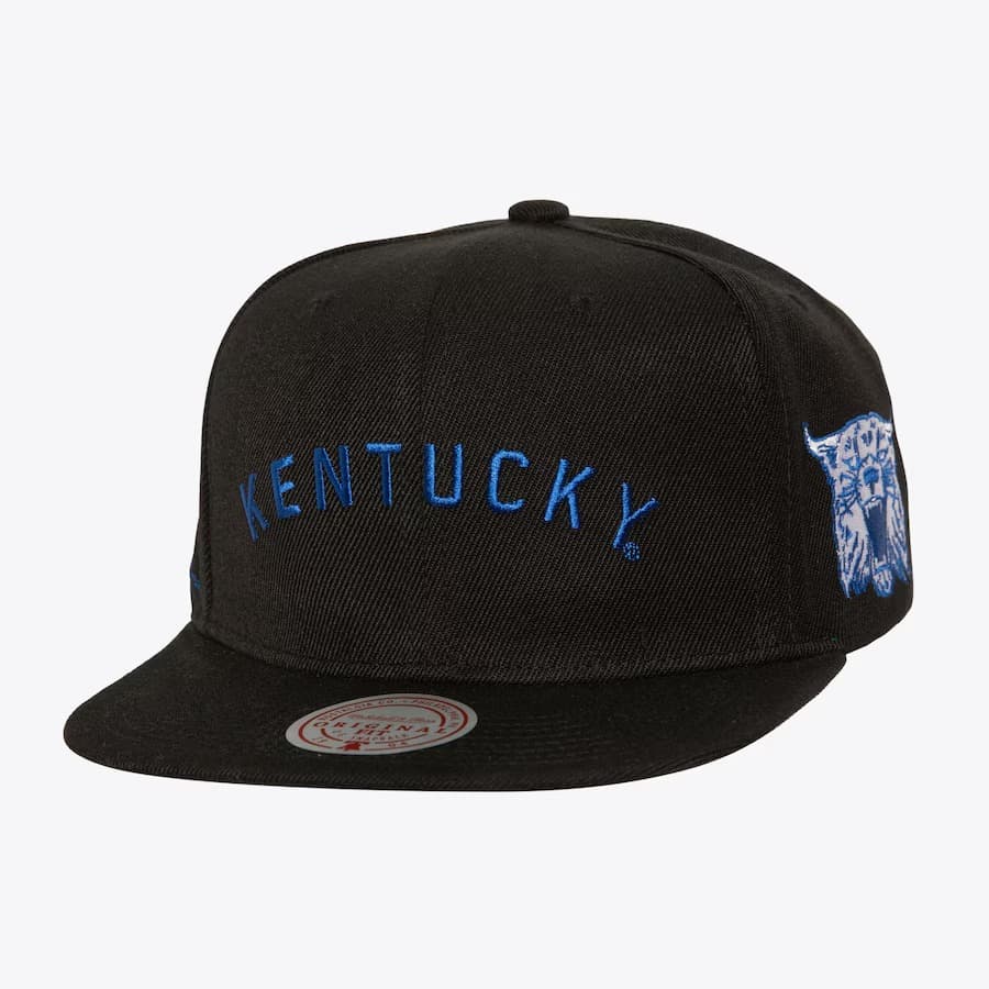 bejsbolka-mitchell-ness-black-kentucky-wildcats-vault-collection-triple-play-snapback-hat