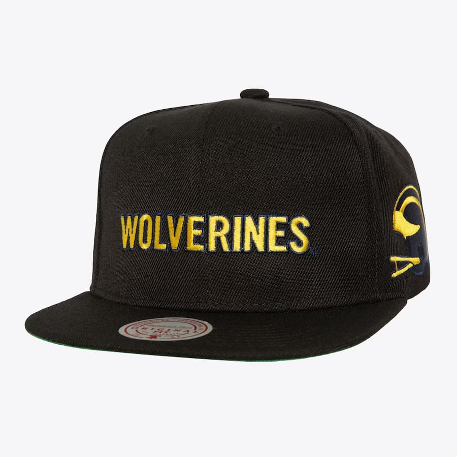 bejsbolka-mitchell-ness-black-michigan-wolverines-vault-collection-triple-play-snapback-hat