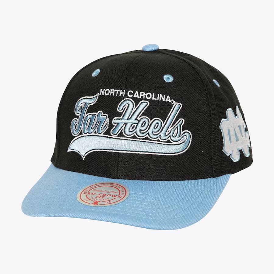 bejsbolka-mitchell-ness-black-north-carolina-tar-heels-tailsweep-2-0-pro-vintage-snapback-hat