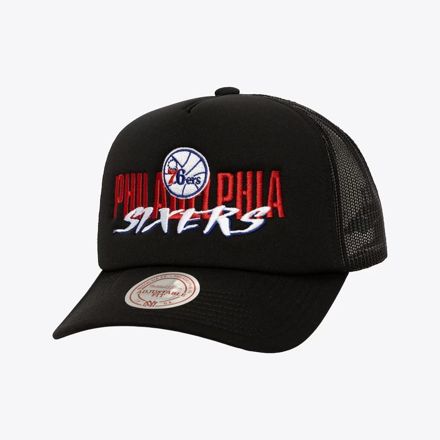 bejsbolka-mitchell-ness-black-philadelphia-76ers-year-of-the-snake-trucker-adjustable-hat