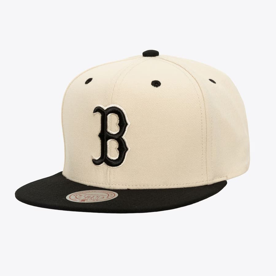 bejsbolka-mitchell-ness-cream-black-boston-red-sox-logo-snapback-hat