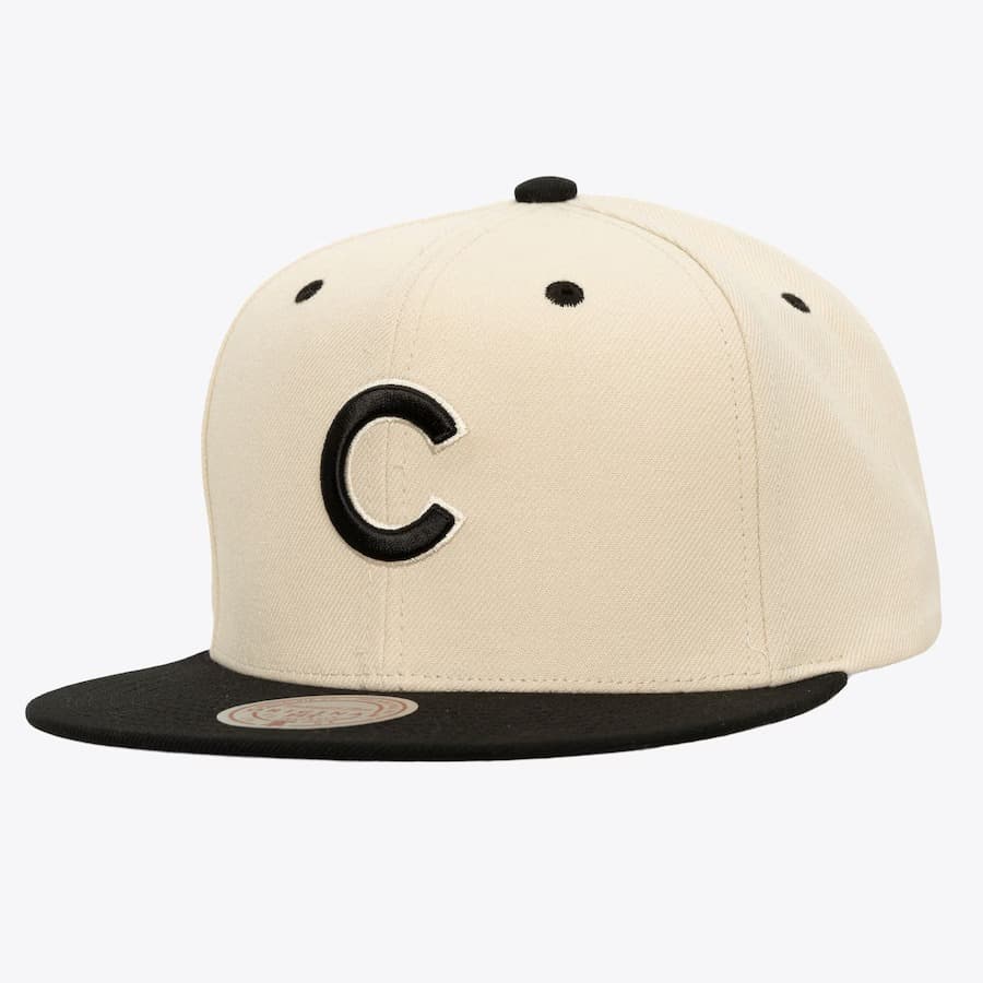 bejsbolka-mitchell-ness-cream-black-chicago-cubs-logo-snapback-hat