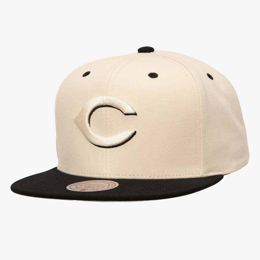 bejsbolka-mitchell-ness-cream-black-cincinnati-reds-logo-snapback-hat