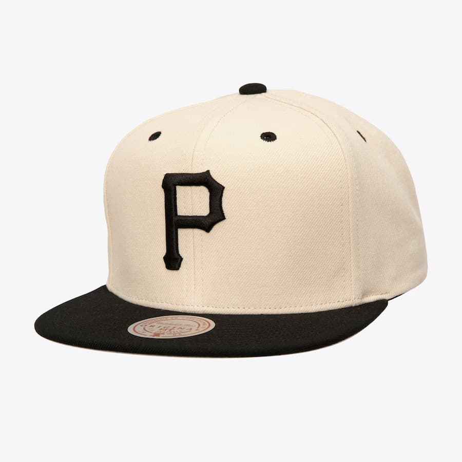 bejsbolka-mitchell-ness-cream-black-pittsburgh-pirates-logo-snapback-hat