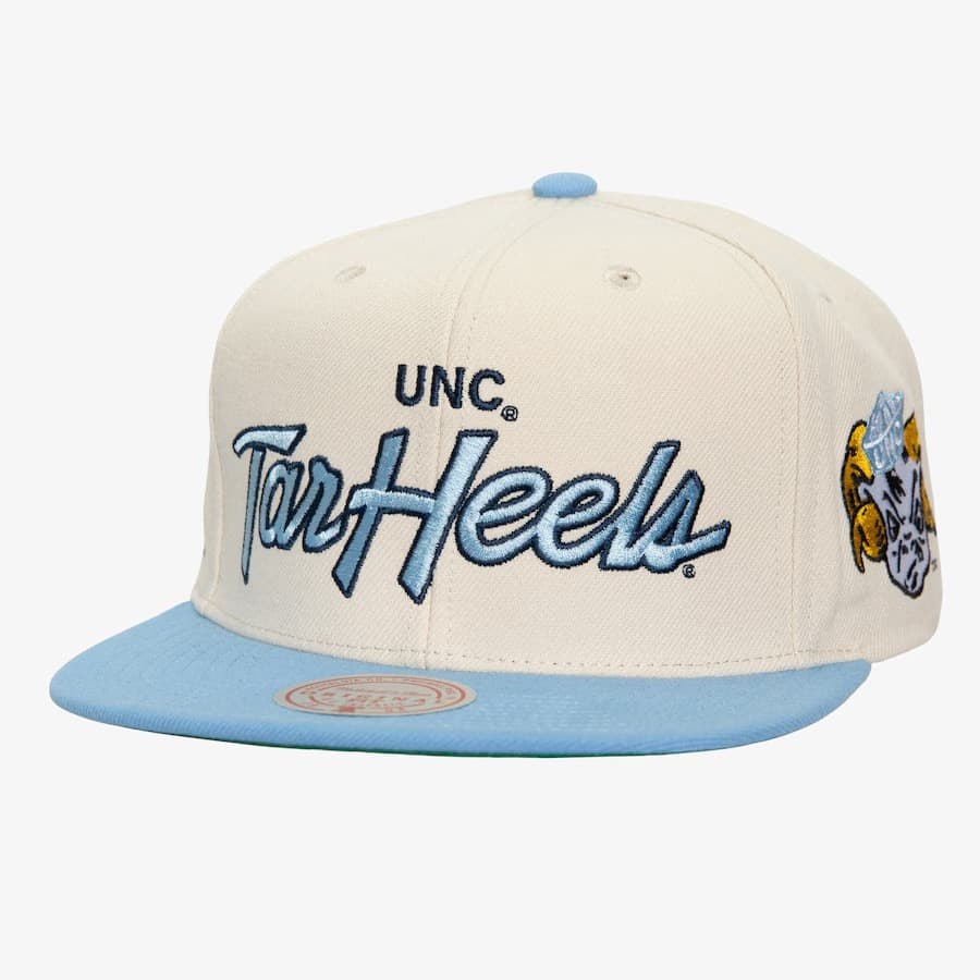 bejsbolka-mitchell-ness-cream-carolina-blue-north-carolina-tar-heels-just-don-team-vault-snapback-hat