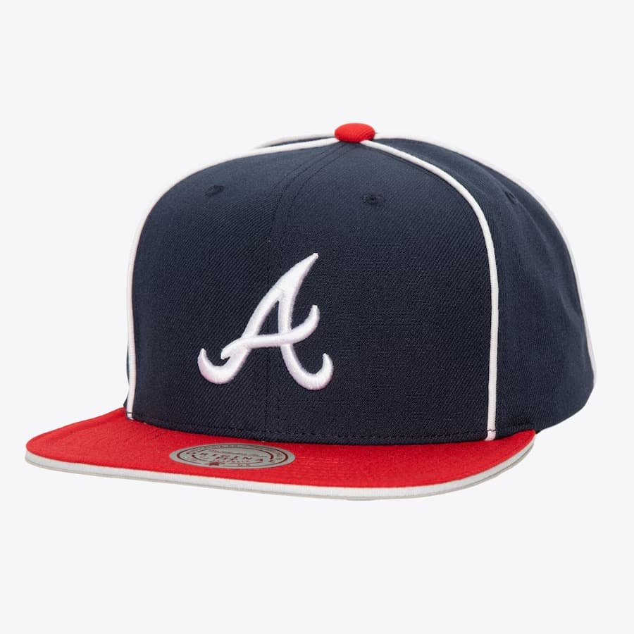 bejsbolka-mitchell-ness-navy-atlanta-braves-pipe-snapback-hat