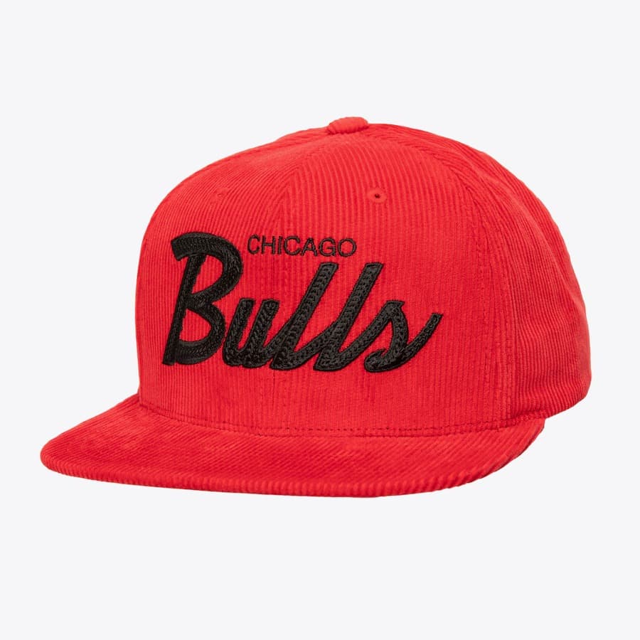 bejsbolka-mitchell-ness-red-chicago-bulls-corduroy-snapback-hat