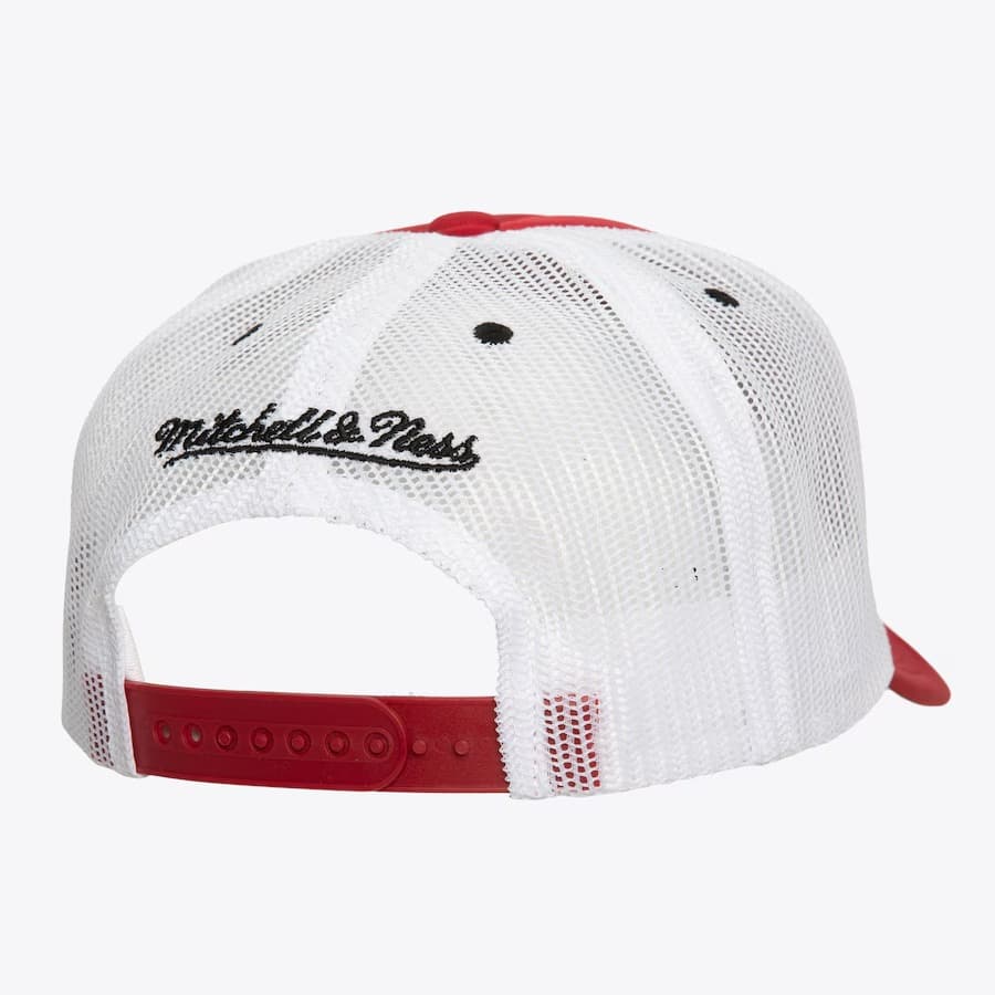 Бейсболка Mitchell & Ness Red Oklahoma Sooners Sideline Trucker Snapback Hat