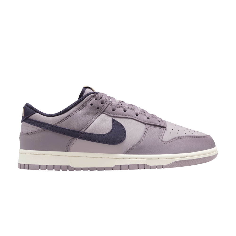 wmns-dunk-low-light-violet-ore-hq3642-202