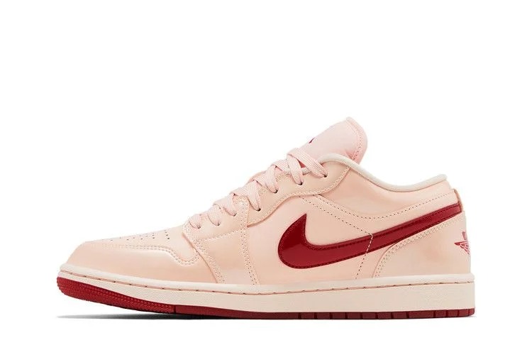 Кроссовки Wmns Air Jordan 1 Low SE 'Patent Valentine's Day'