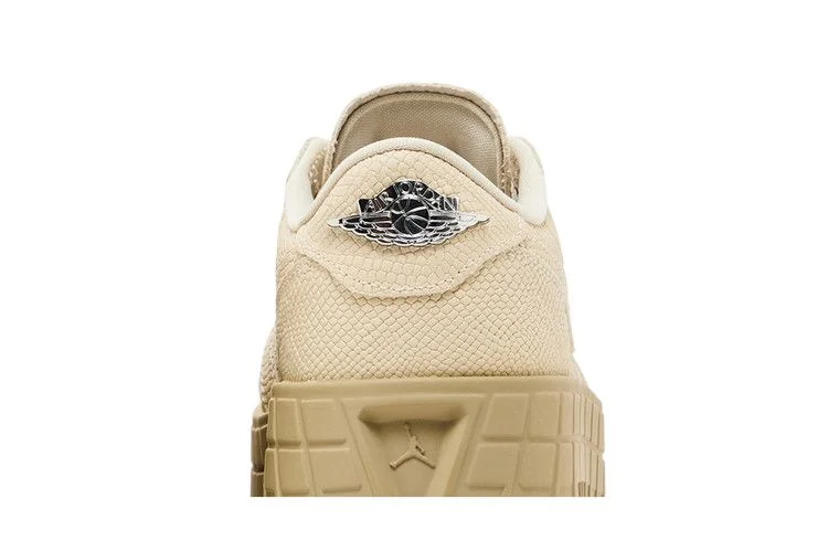 Кроссовки Wmns Air Jordan 1 Low Brooklyn 'Rattan'