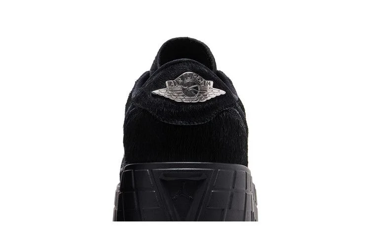 Кроссовки Wmns Air Jordan 1 Low Brooklyn 'Black Pony'