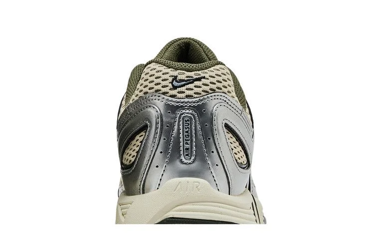 Кроссовки Nike Air Pegasus 2K5 'Light Khaki Metallic Silver'