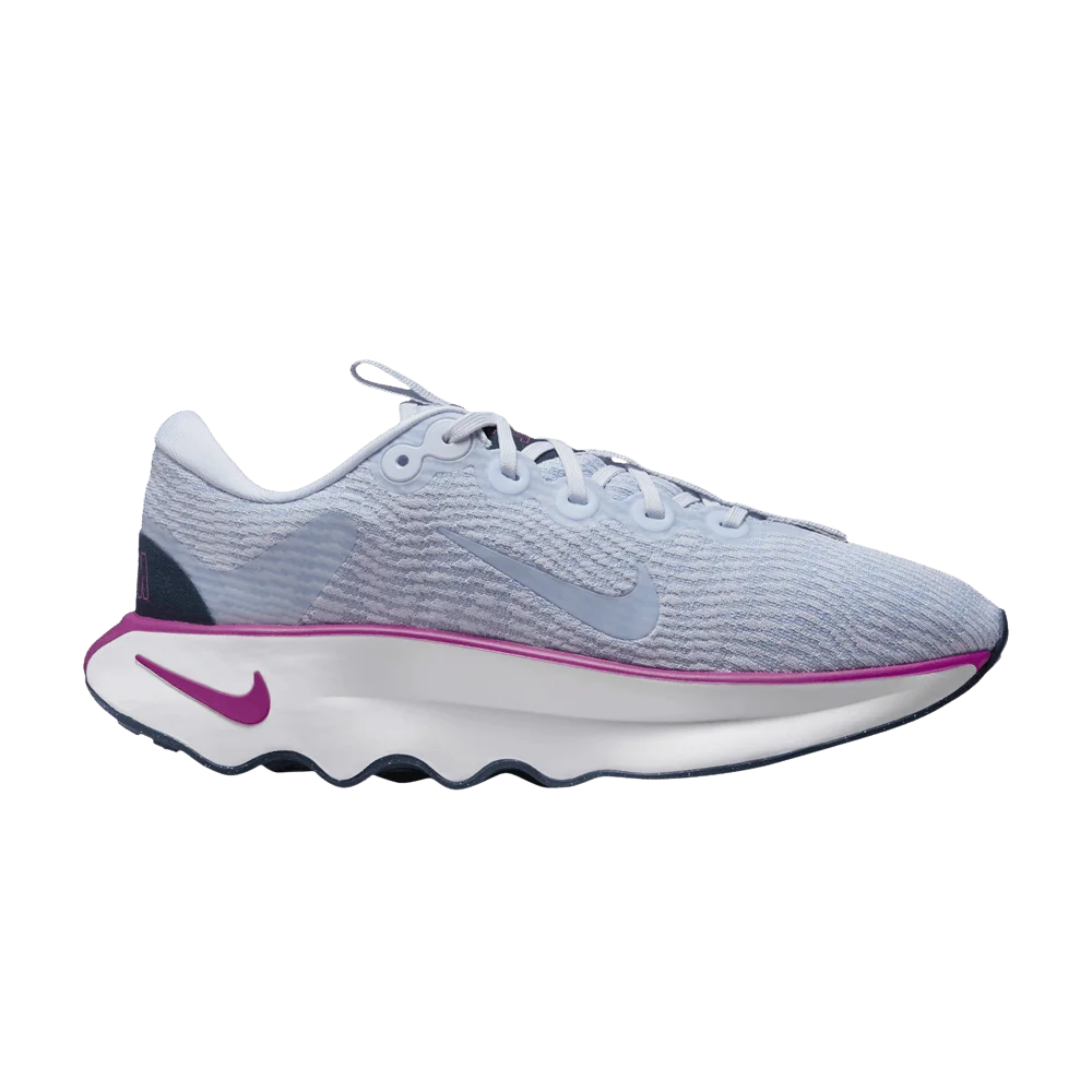Кроссовки Nike Wmns Motiva 'Football Grey Hot Fuchsia'