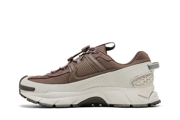 Кроссовки Nike Wmns Zoom Vomero Roam 'Light Bone Mink Brown'