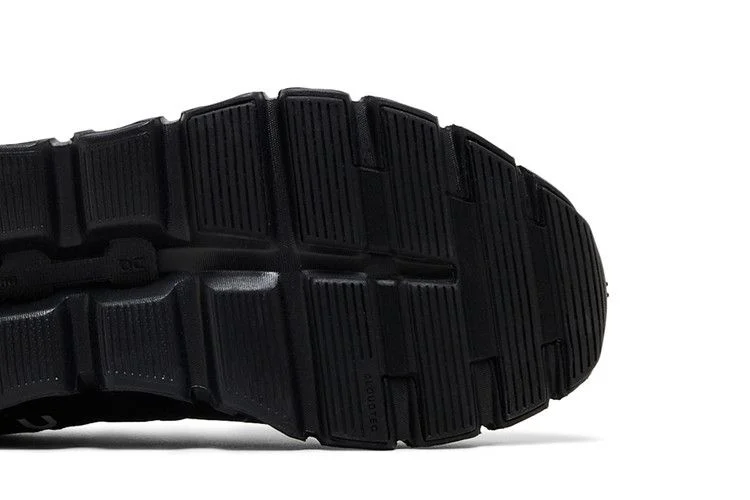 Кроссовки ON Wmns Cloud 6 Waterproof 'Triple Black'