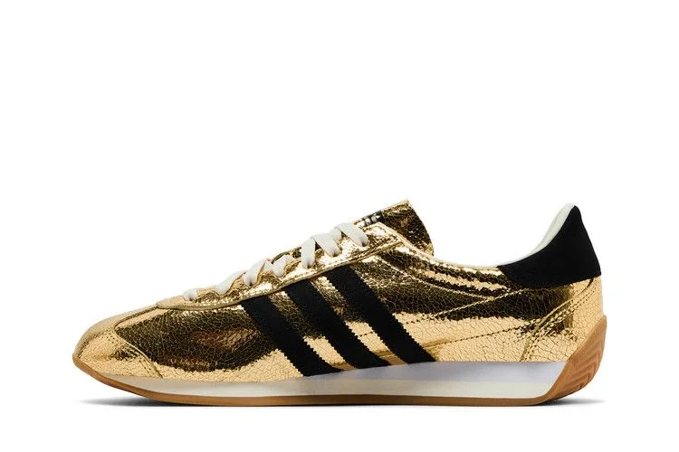 Кроссовки adidas Wmns Country OG 'Gold Metallic Black'