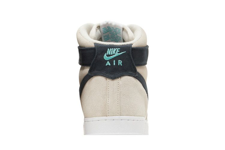 Кроссовки Nike Air Force 1 High '07 LX 'Light Orewood Brown Off Noir'