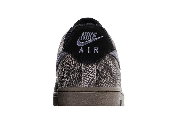Кроссовки Nike Air Force 1 '07 LV8 'Snakeskin Pack - Off Noir'