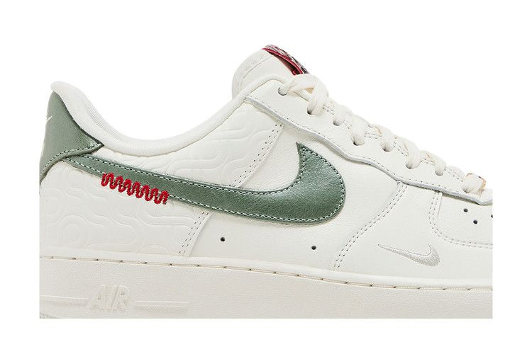 Кроссовки Nike Air Force 1 '07 LE 'Year of the Snake'