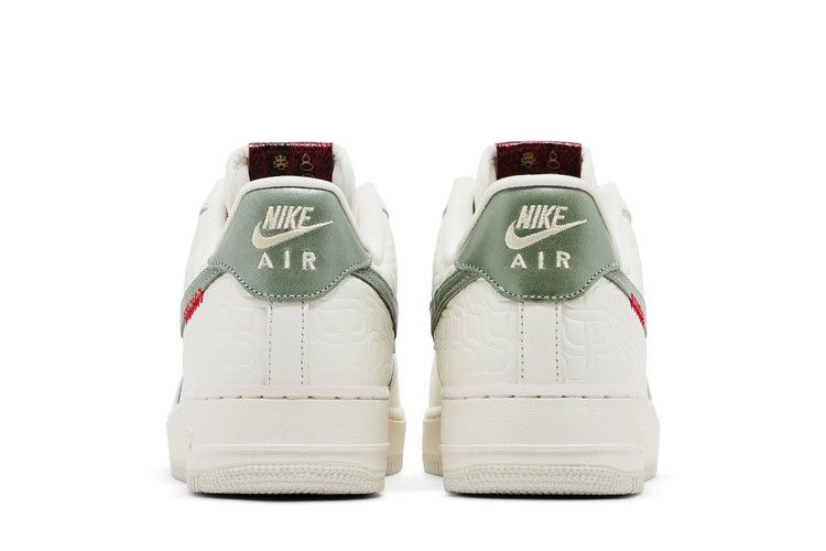 Кроссовки Nike Air Force 1 '07 LE 'Year of the Snake'