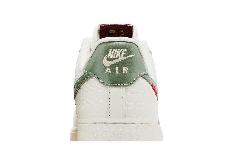 Кроссовки Nike Air Force 1 '07 LE 'Year of the Snake'